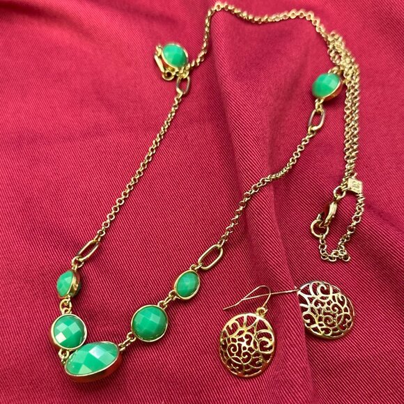 Banana Republic Emerald Green Glass Necklace & Gold-Tone Earrings - Picture 1 of 8